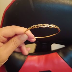 10k bangle safety clasp